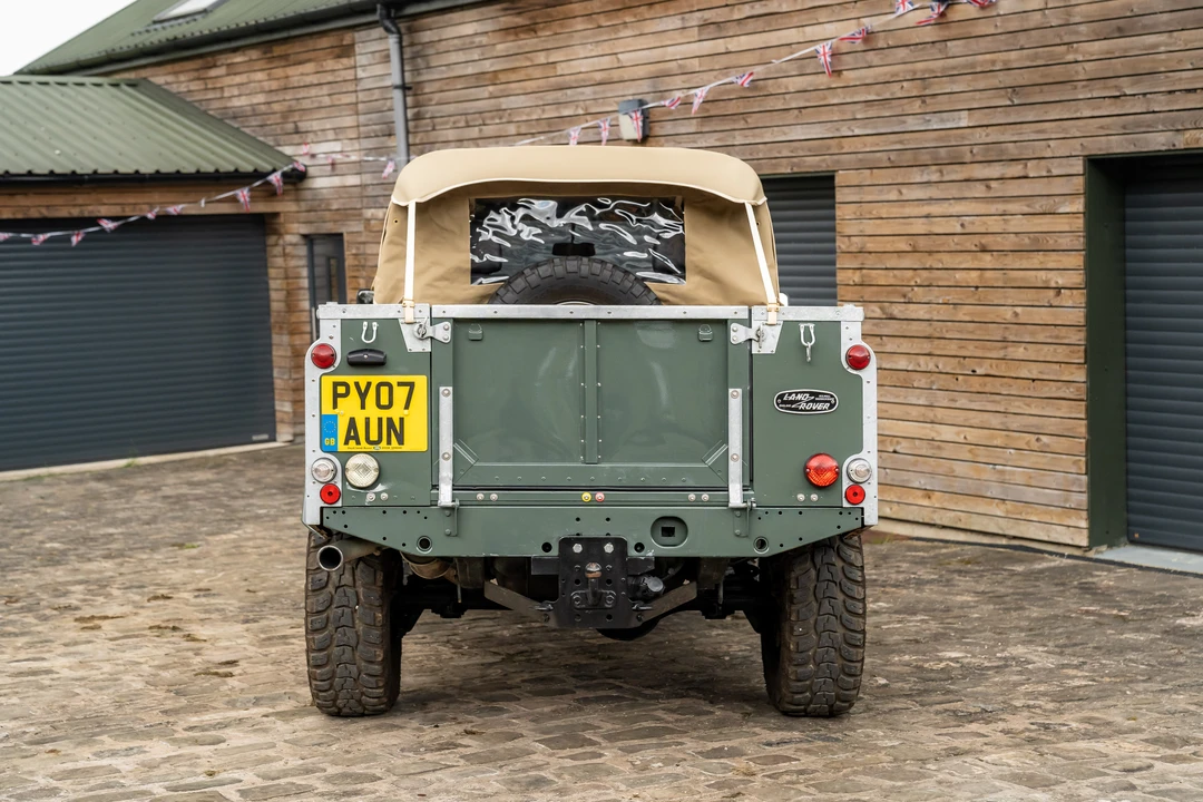 2007 Land Rover Defender 110 - Image 13 of 31