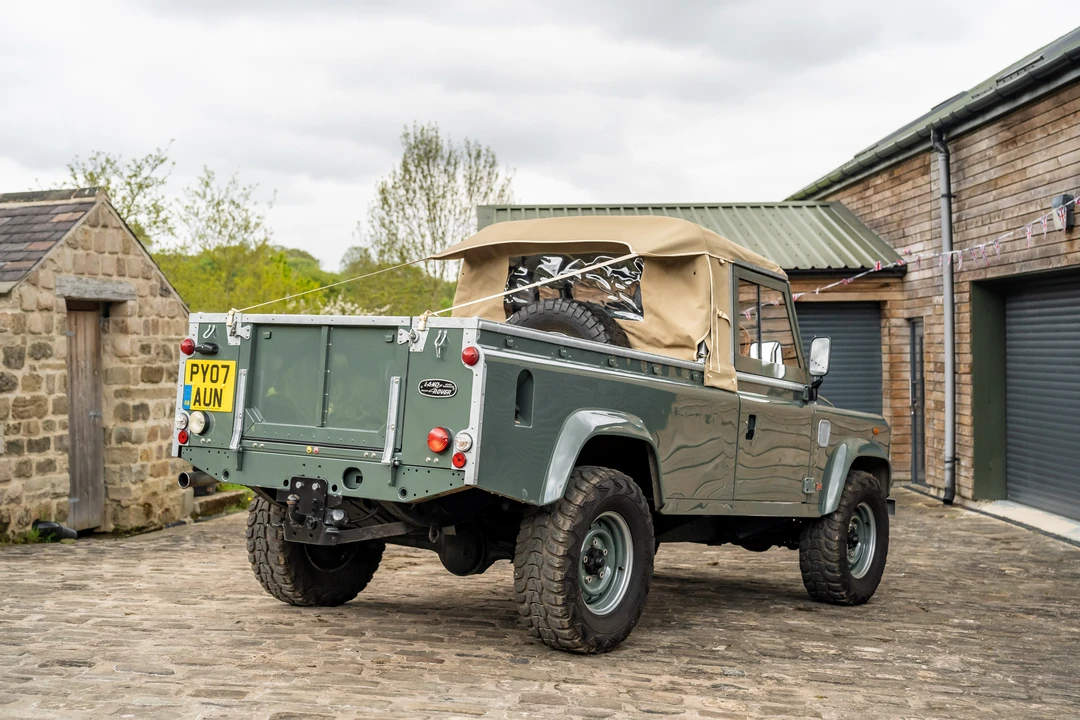 2007 Land Rover Defender 110 - Image 6 of 31