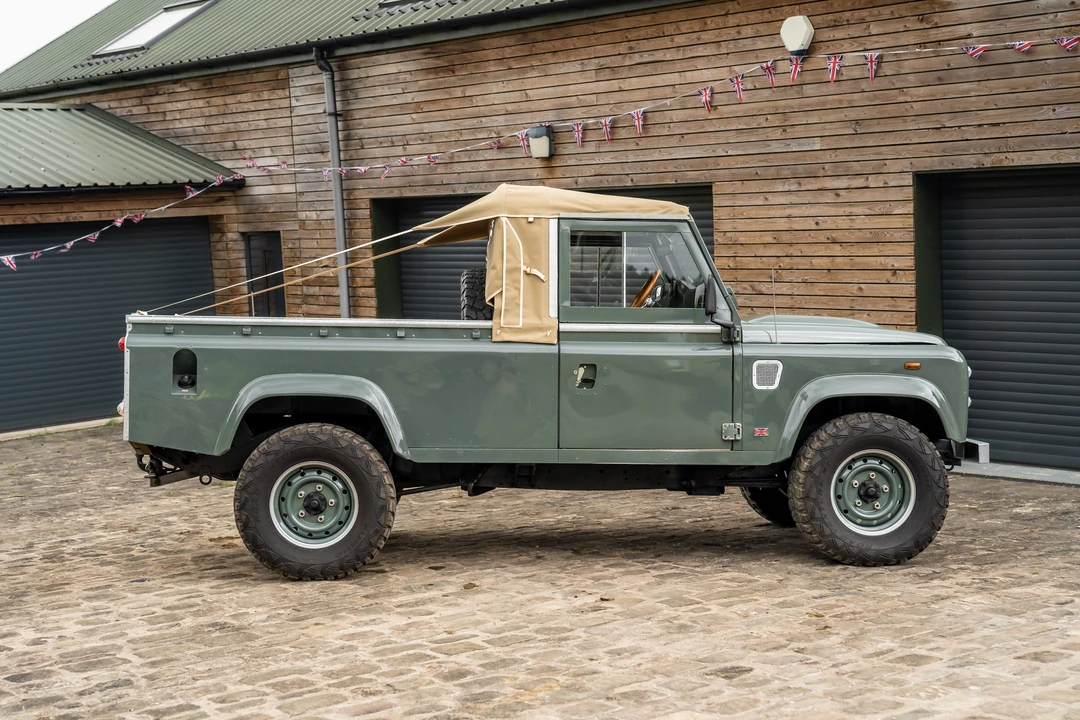 2007 Land Rover Defender 110 - Image 5 of 31