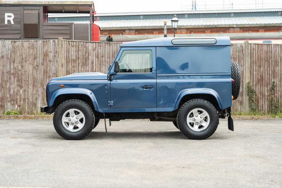 2007 Land Rover Defender 90 - Image 9 of 31