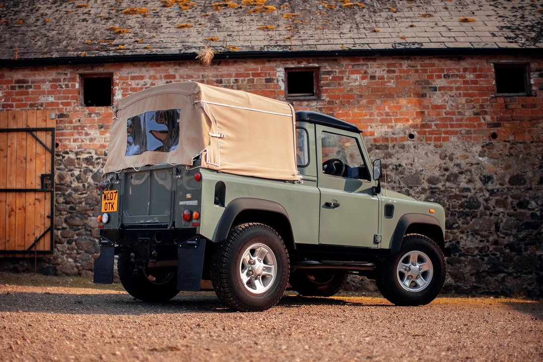 2007 Land Rover Defender 90 - Image 17 of 31