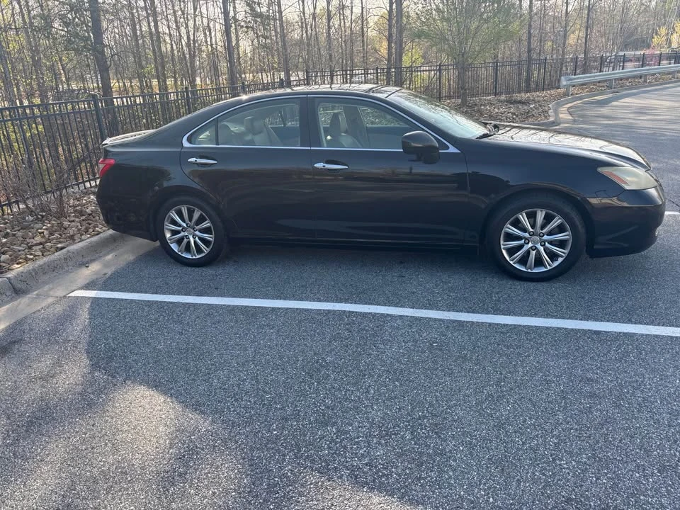 2007 Lexus ES 5th Gen - Image 2 of 7