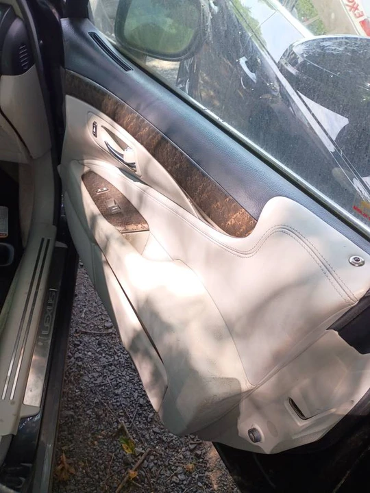 2007 Lexus LS 4th Gen - Image 11 of 12
