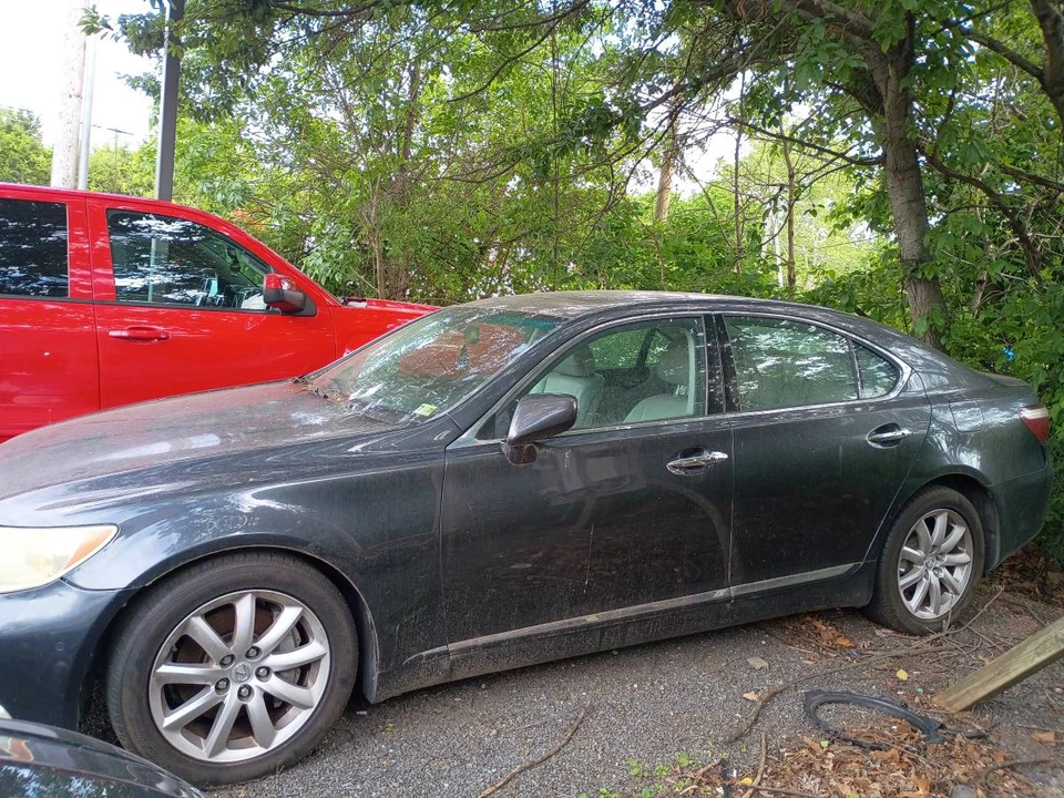 2007 Lexus LS 4th Gen - Image 2 of 12
