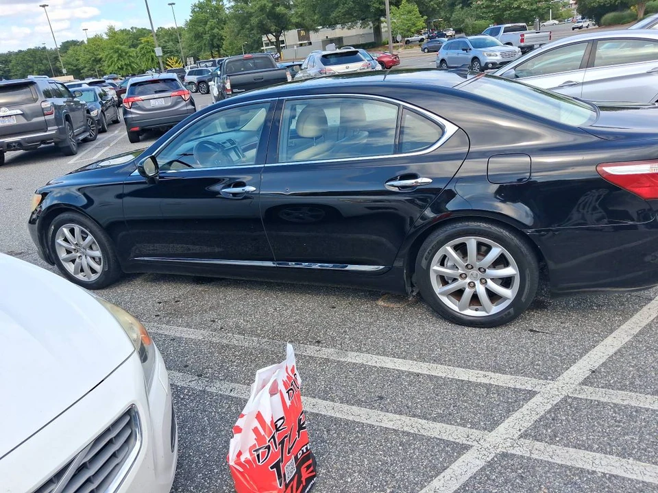 2007 Lexus LS 4th Gen - Image 8 of 9