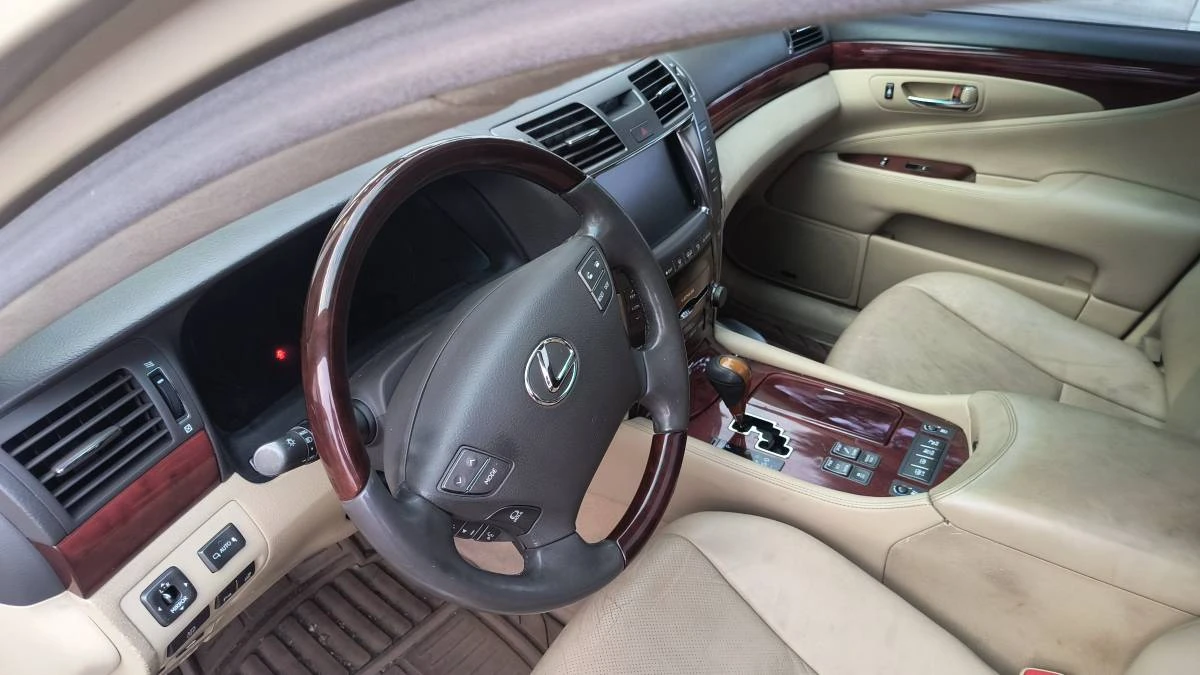 2007 Lexus LS 4th Gen - Image 2 of 4