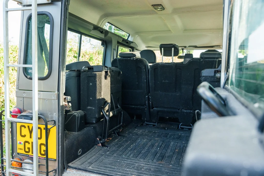 2007 Land Rover Defender - Image 11 of 30