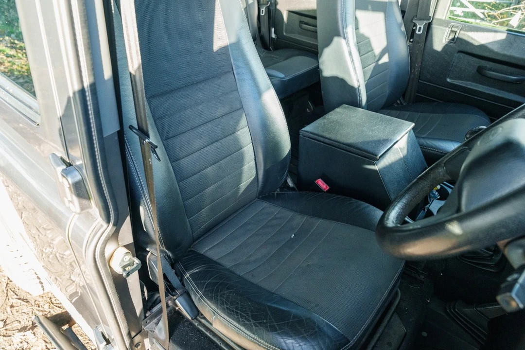 2007 Land Rover Defender - Image 10 of 30