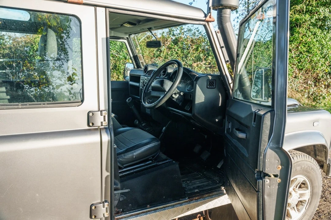 2007 Land Rover Defender - Image 23 of 30