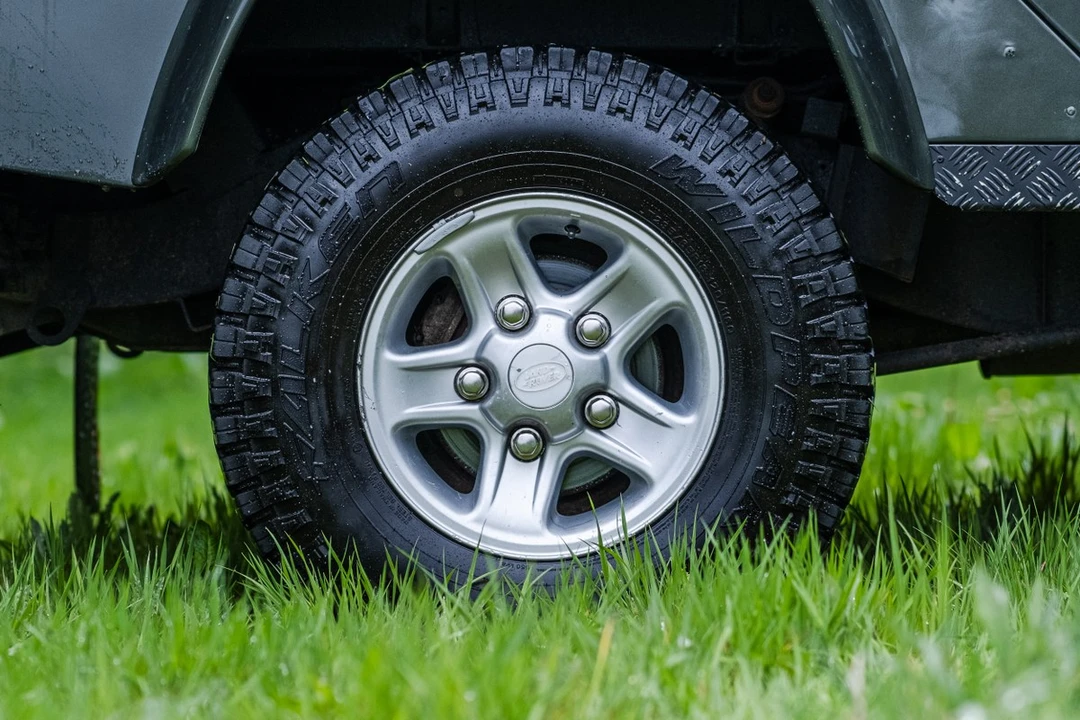 2007 Land Rover Defender 110 - Image 15 of 30