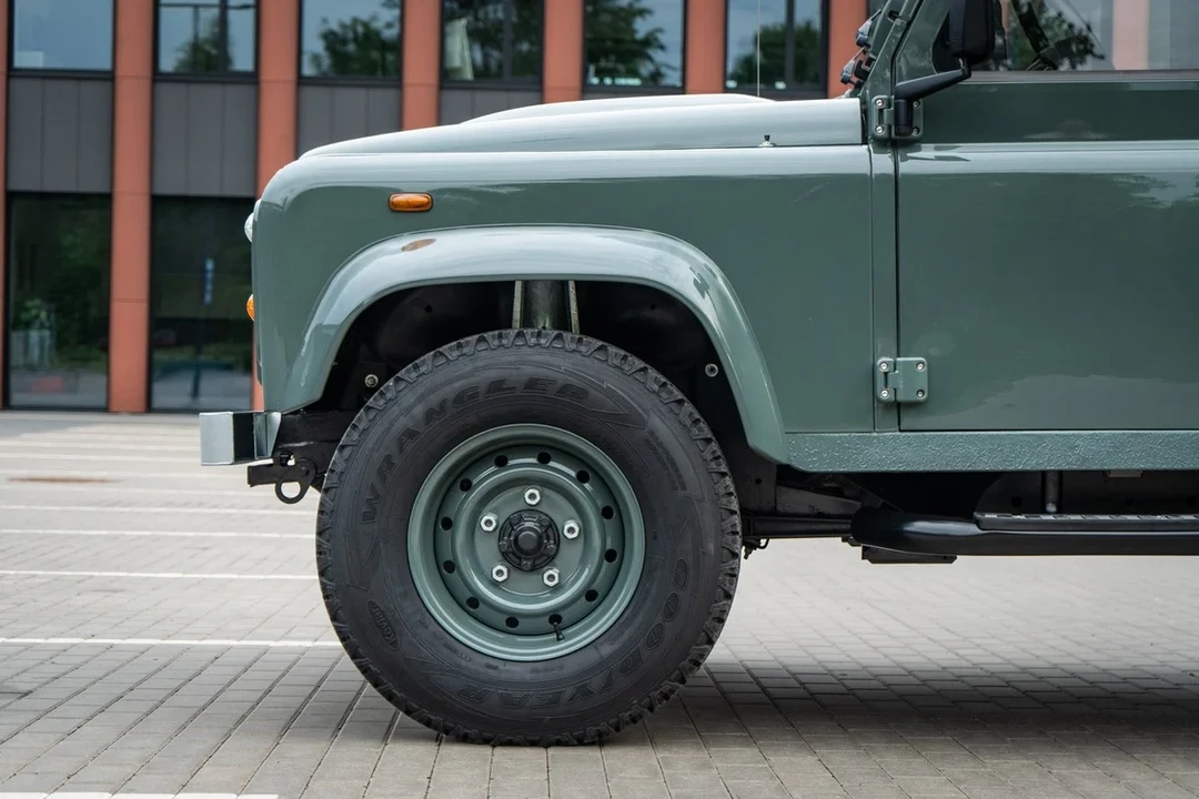 2007 Land Rover Defender 110 - Image 17 of 31