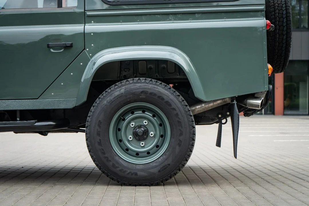2007 Land Rover Defender 110 - Image 19 of 31