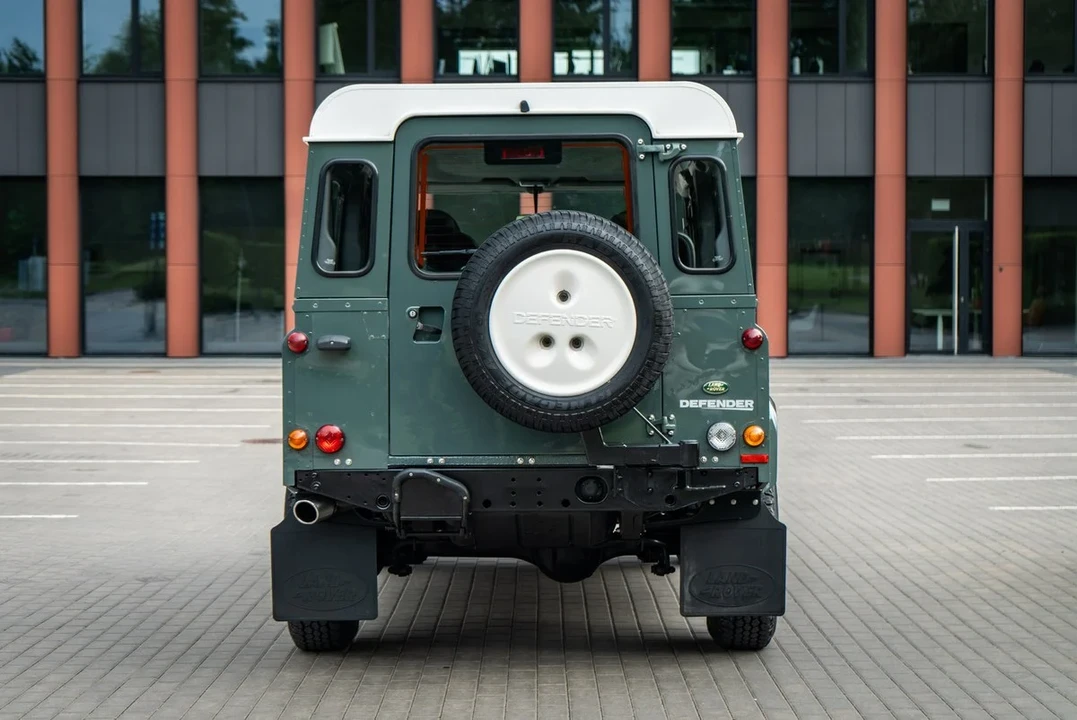2007 Land Rover Defender 110 - Image 11 of 31