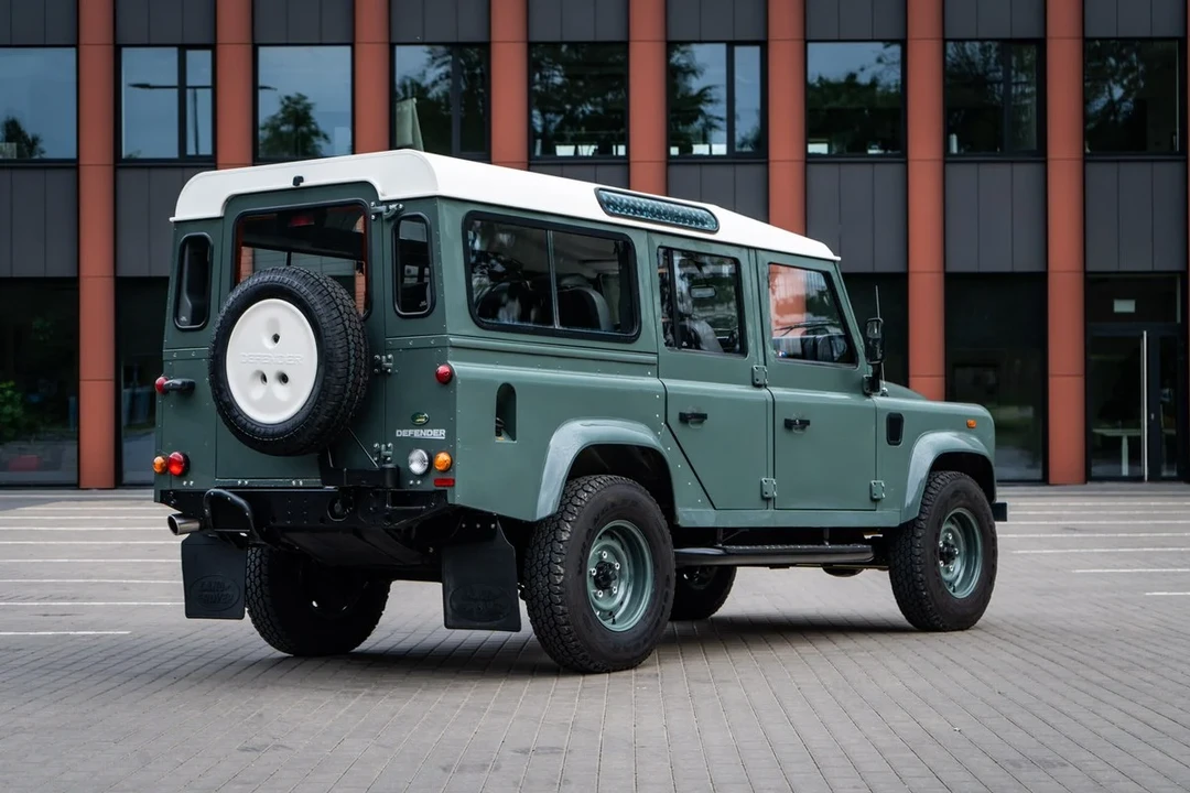 2007 Land Rover Defender 110 - Image 13 of 31