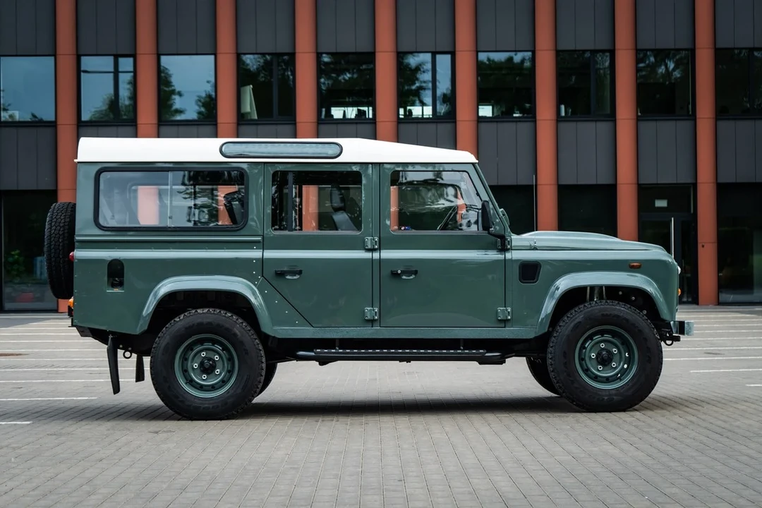 2007 Land Rover Defender 110 - Image 15 of 31