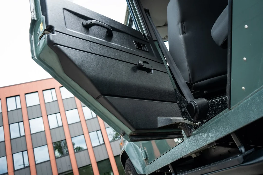 2007 Land Rover Defender 110 - Image 23 of 31