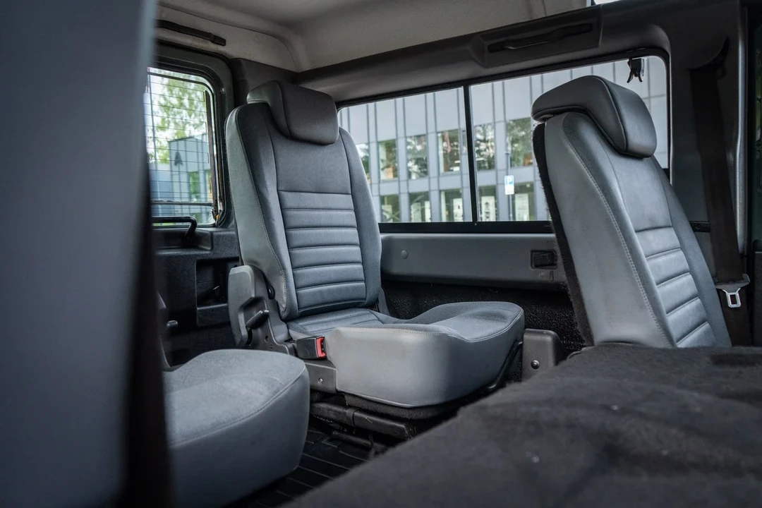 2007 Land Rover Defender 110 - Image 6 of 31