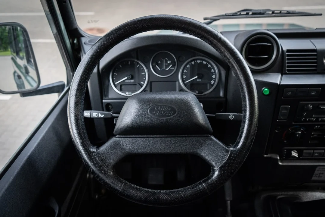 2007 Land Rover Defender 110 - Image 16 of 31