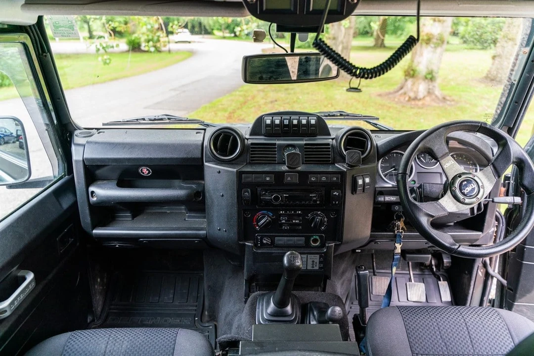 2007 Land Rover Defender 110 - Image 13 of 30