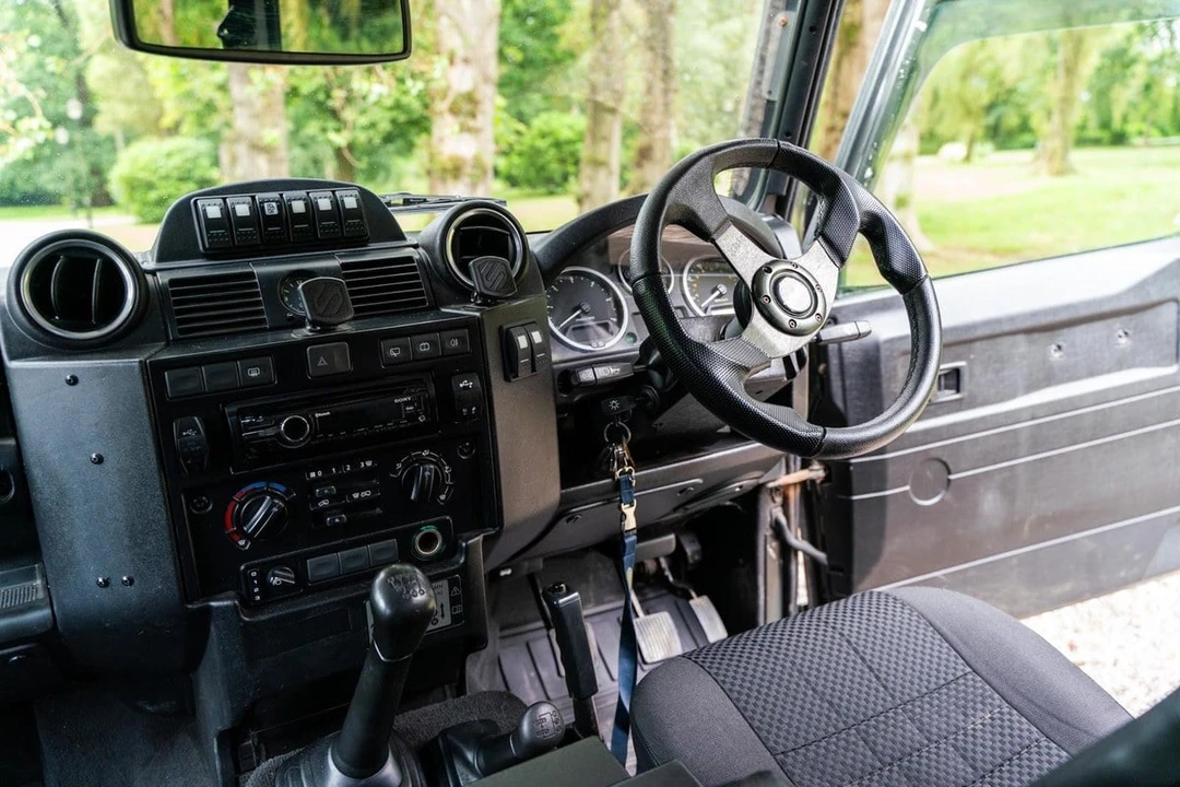 2007 Land Rover Defender 110 - Image 16 of 30