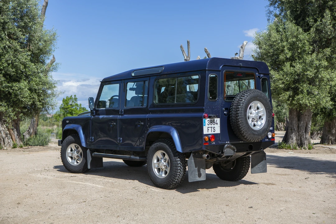2007 Land Rover Defender 110 - Image 11 of 31