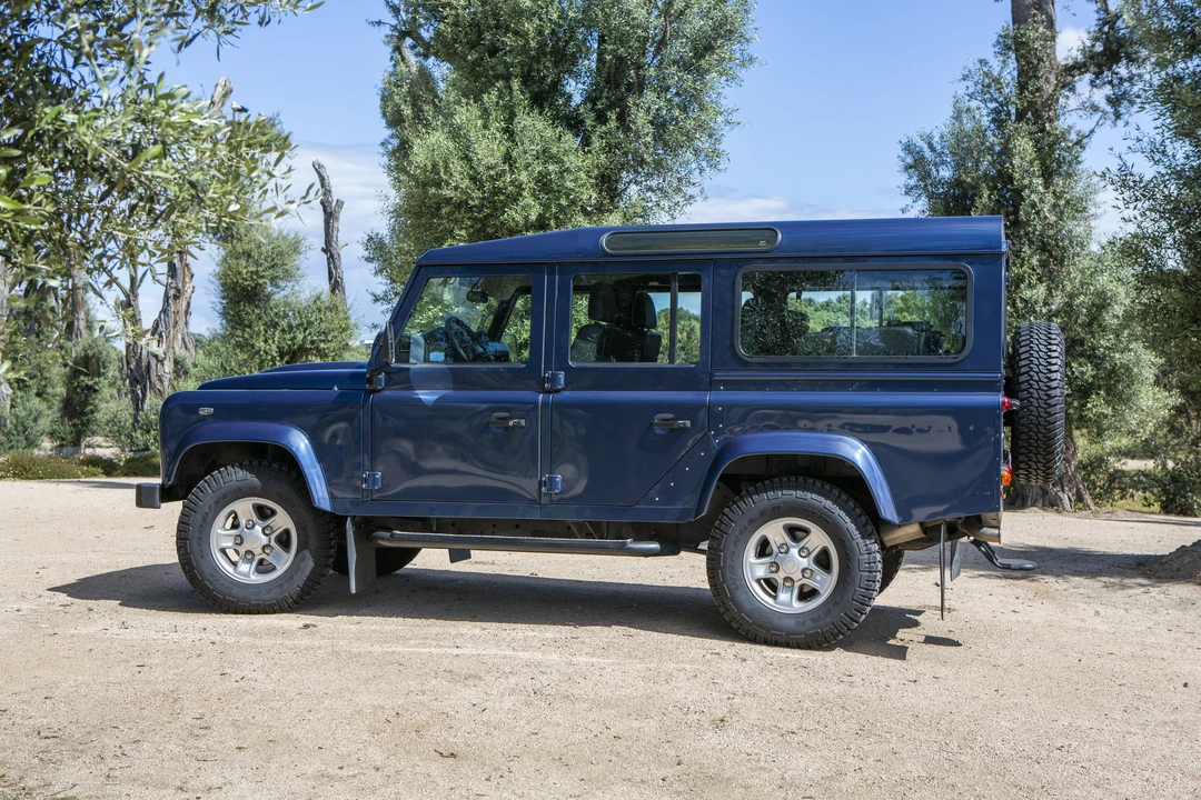 2007 Land Rover Defender 110 - Image 5 of 31