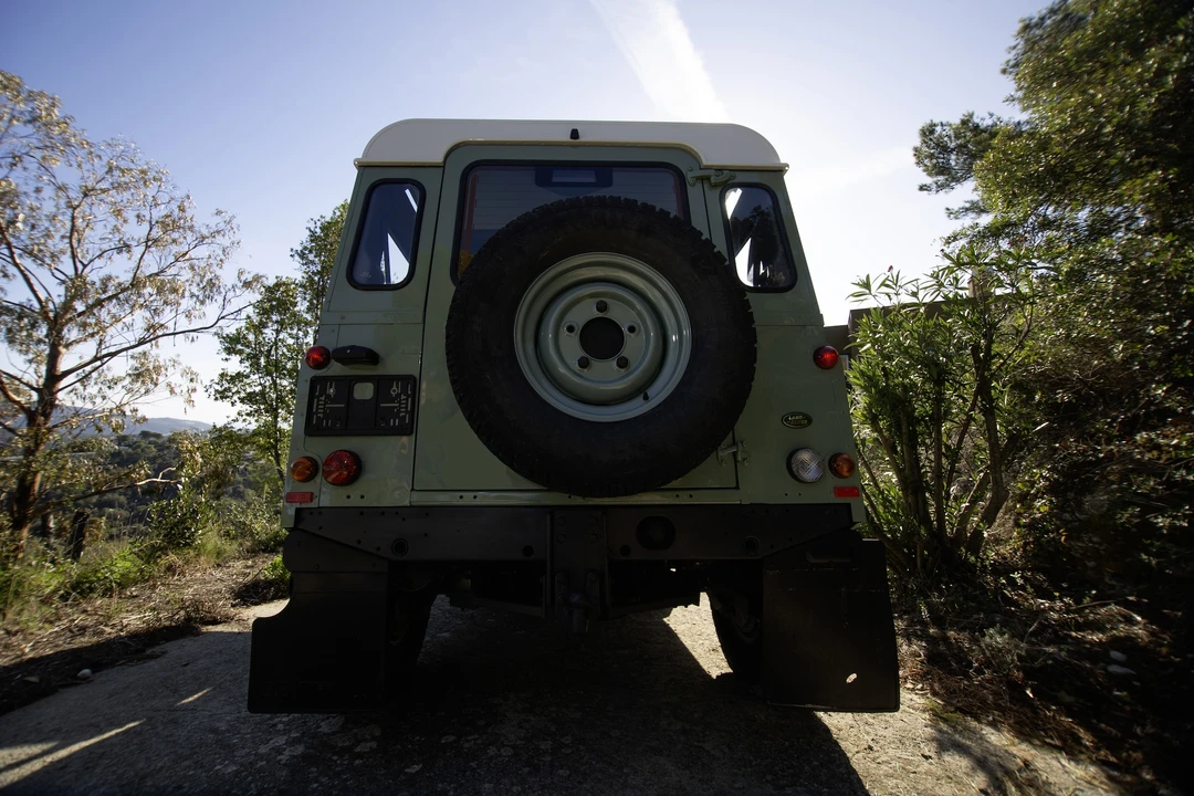 2007 Land Rover Defender 90 - Image 9 of 31