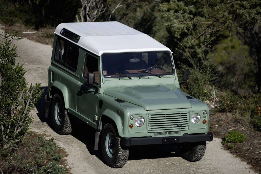 2007 Land Rover Defender 90 - Image 2 of 31