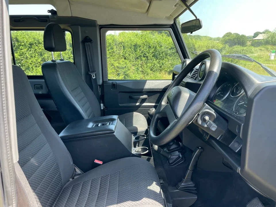 2007 Land Rover Defender 90 - Image 10 of 30