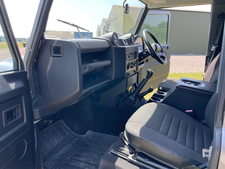2007 Land Rover Defender 90 - Image 11 of 30