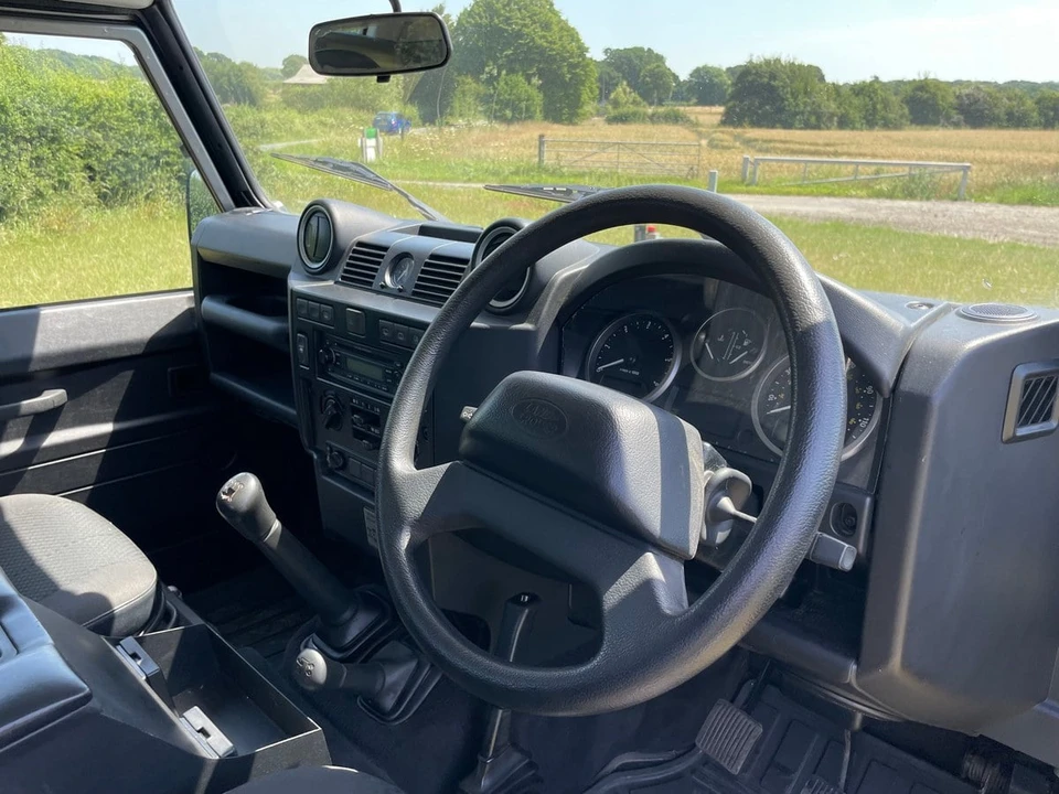 2007 Land Rover Defender 90 - Image 9 of 30