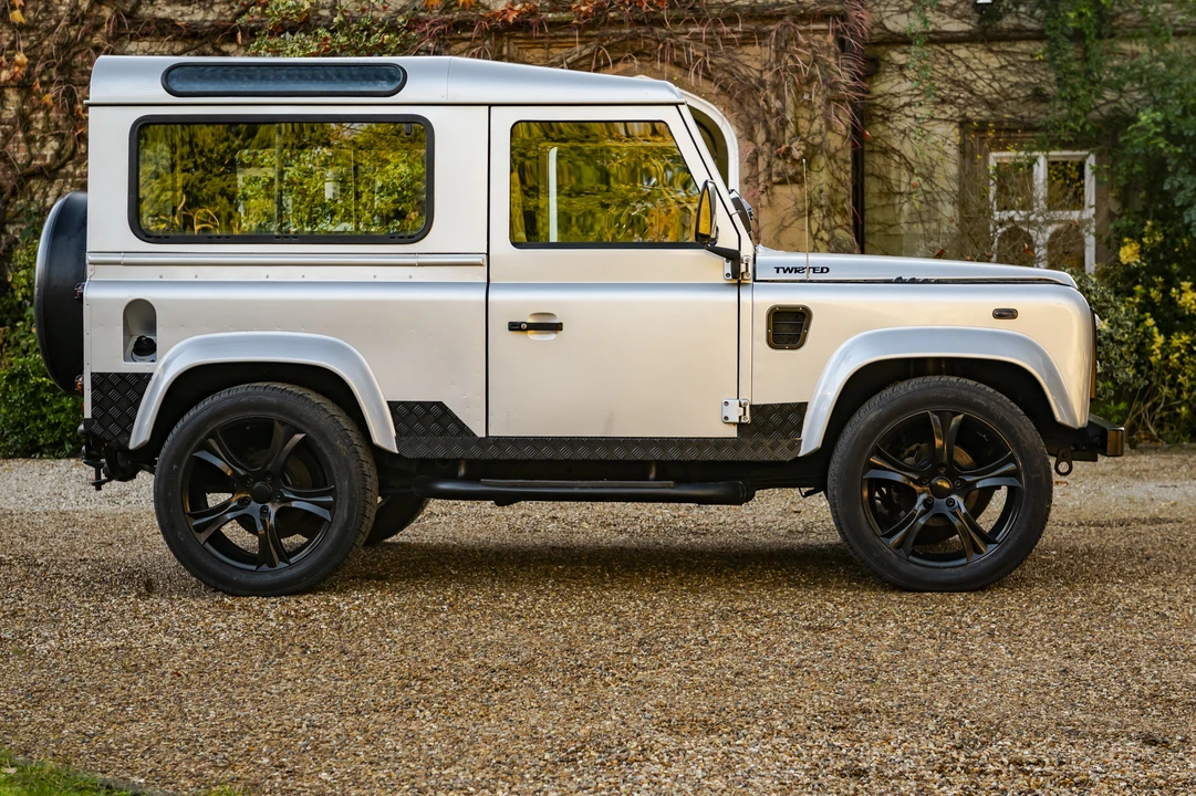 2007 Land Rover Defender 90 - Image 13 of 31