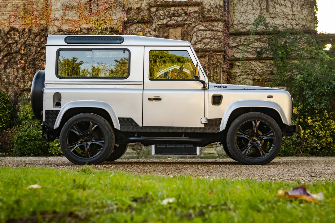 2007 Land Rover Defender 90 - Image 5 of 31