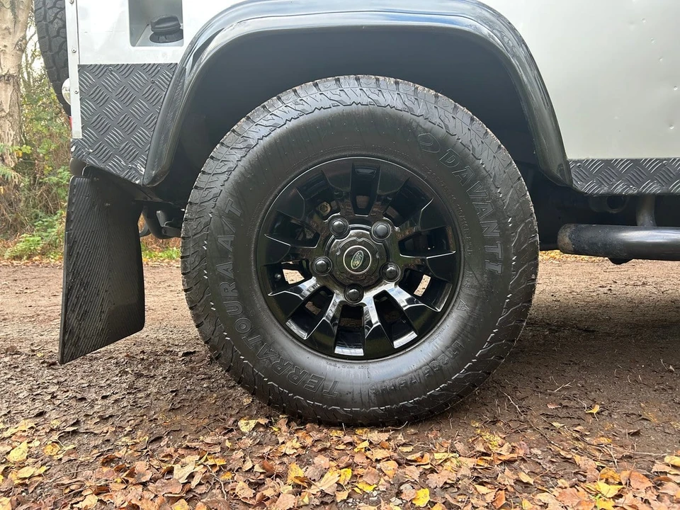 2007 Land Rover Defender - Image 12 of 30