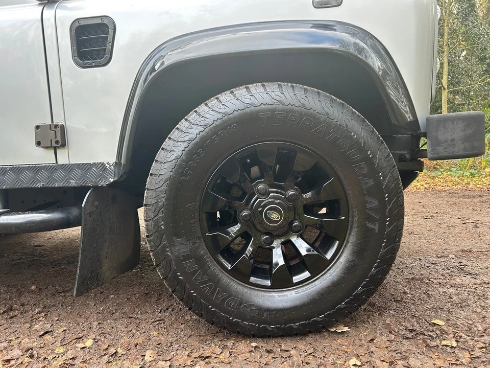 2007 Land Rover Defender - Image 13 of 30
