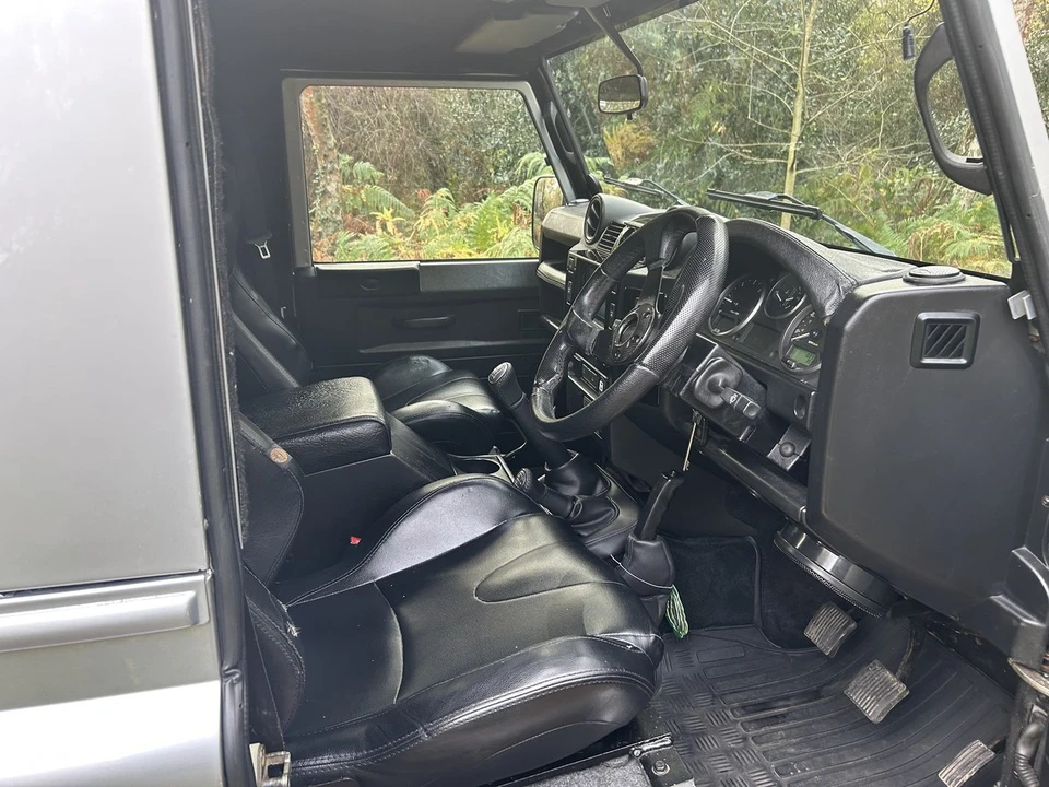 2007 Land Rover Defender - Image 14 of 30