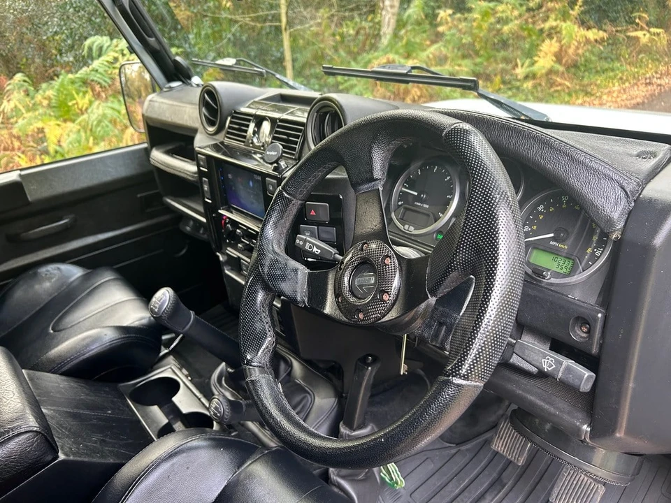2007 Land Rover Defender - Image 17 of 30