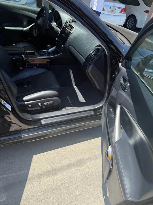 2007 Lexus IS 2nd Gen - Image 6 of 13