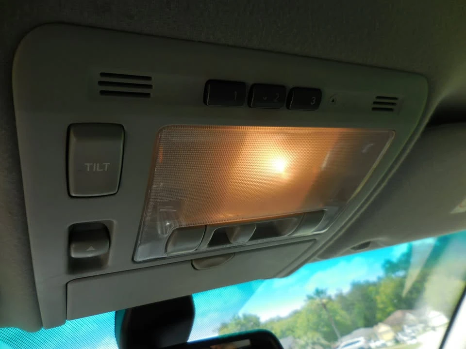 2007 Lexus RX 2nd Gen - Image 10 of 14