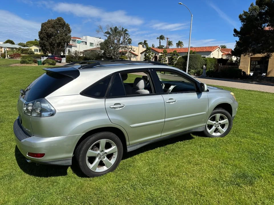 2007 Lexus RX 2nd Gen - Image 2 of 8
