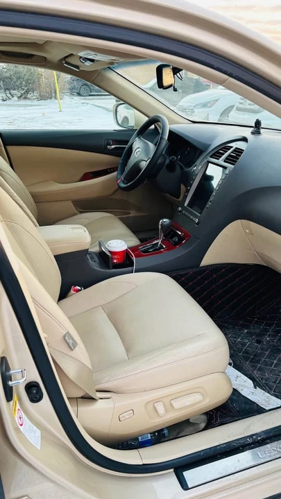 2007 Lexus ES 5th Gen - Image 12 of 13