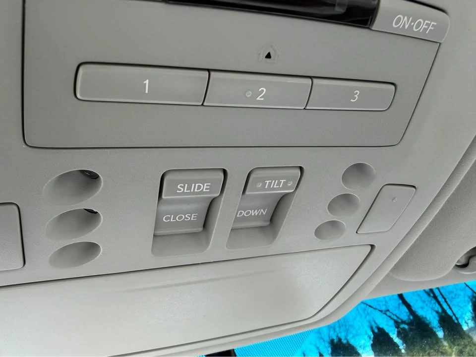 2007 Lexus ES 5th Gen - Image 13 of 16