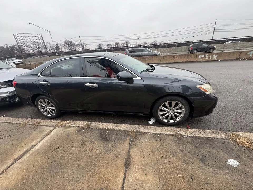 2007 Lexus ES 5th Gen - Image 2 of 10