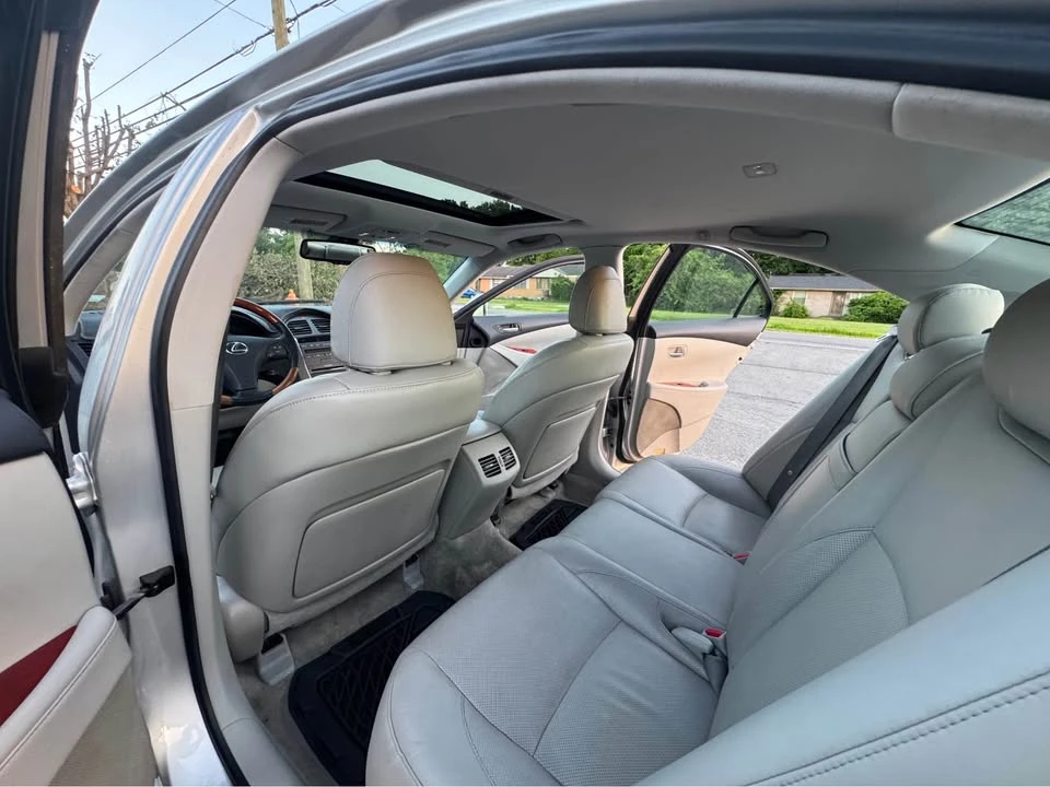 2007 Lexus ES 5th Gen - Image 13 of 17