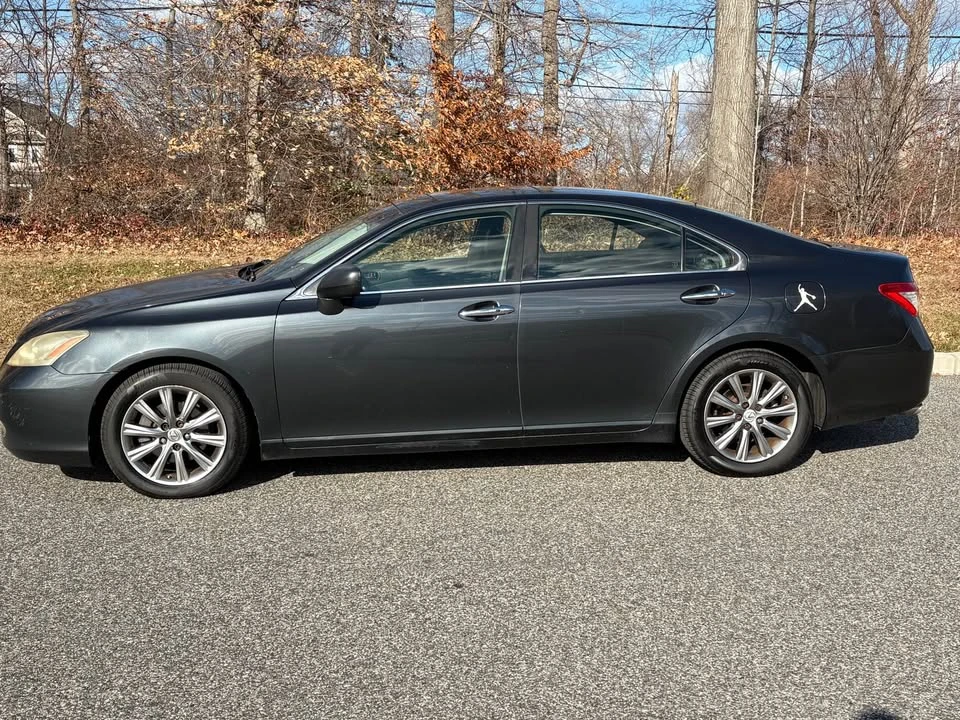 2007 Lexus ES 5th Gen - Image 2 of 10