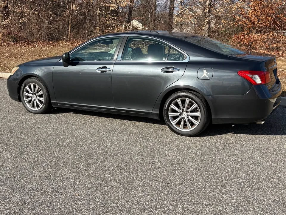 2007 Lexus ES 5th Gen - Image 3 of 10