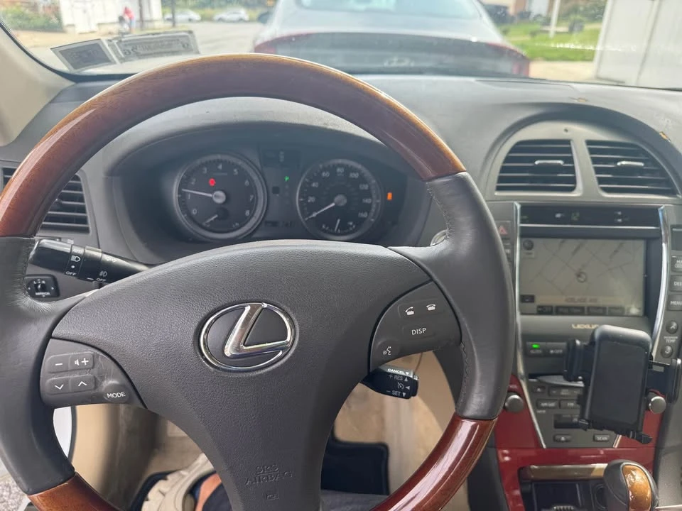 2007 Lexus ES 4th Gen - Image 2 of 5