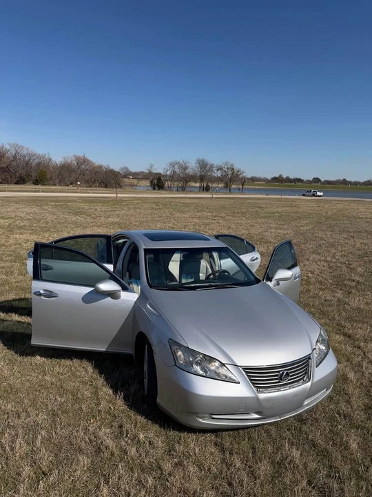 2007 Lexus ES 5th Gen - Image 3 of 8