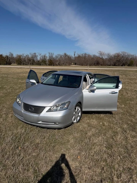 2007 Lexus ES 5th Gen - Image 4 of 8