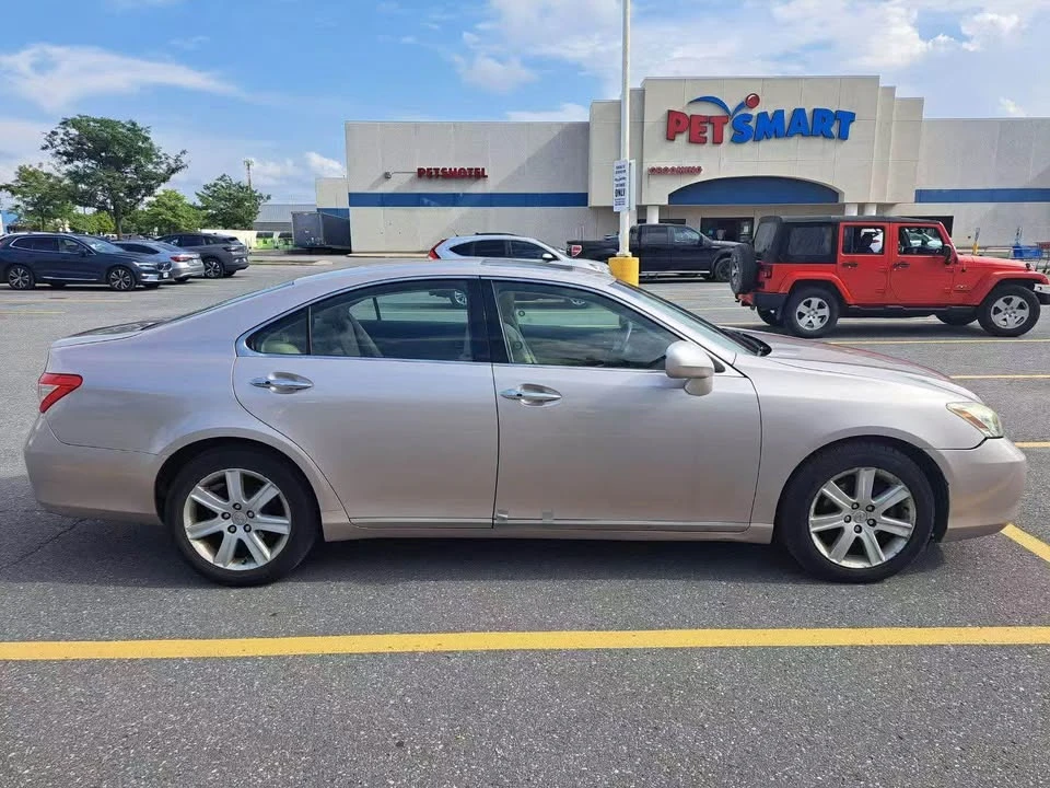 2007 Lexus ES 4th Gen - Image 9 of 10